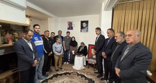 دیدار پورسلمان و اعضای تیم شمشیربازی باویلچر با خانواده شهید مظلومی